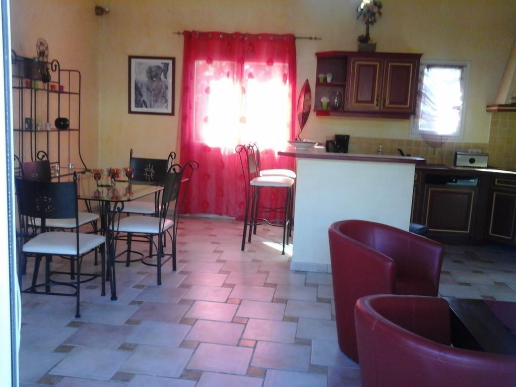 Mas Des Lys Hotell Roquebrune-sur-Argens Rom bilde
