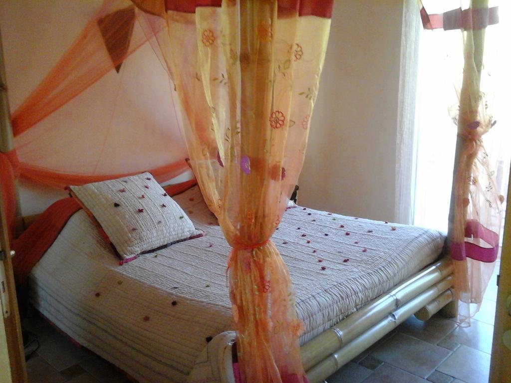 Mas Des Lys Hotell Roquebrune-sur-Argens Rom bilde
