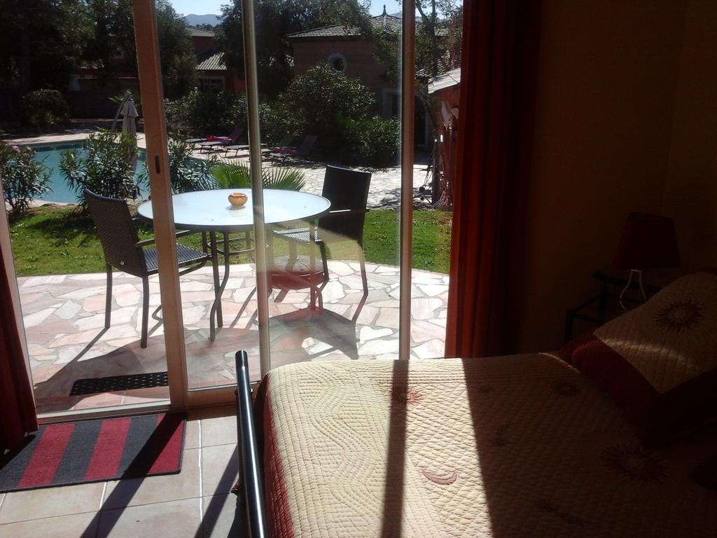 Mas Des Lys Hotell Roquebrune-sur-Argens Rom bilde