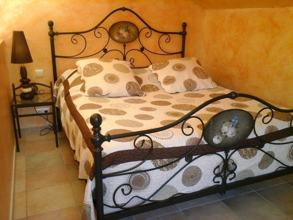 Mas Des Lys Hotell Roquebrune-sur-Argens Rom bilde