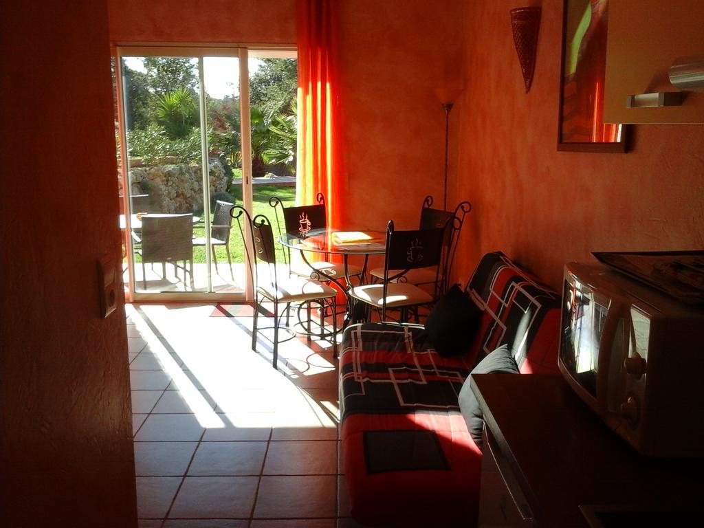 Mas Des Lys Hotell Roquebrune-sur-Argens Rom bilde