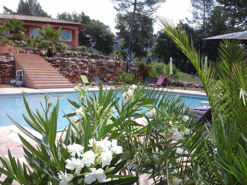 Mas Des Lys Hotell Roquebrune-sur-Argens Eksteriør bilde