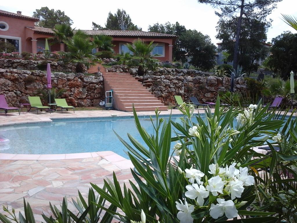 Mas Des Lys Hotell Roquebrune-sur-Argens Eksteriør bilde